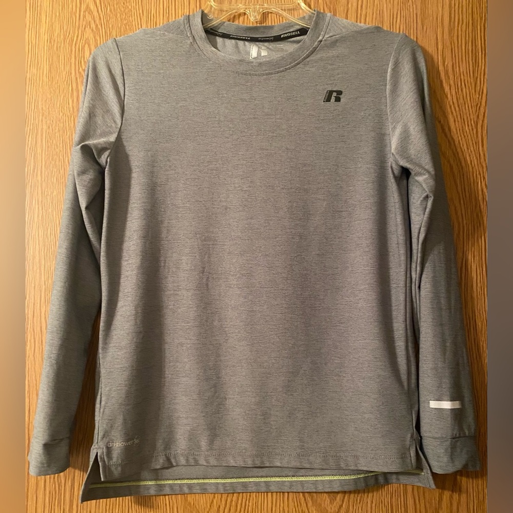 Boys Russell dri power 360 athletic long sleeve shirt. Size Lg (10-12)